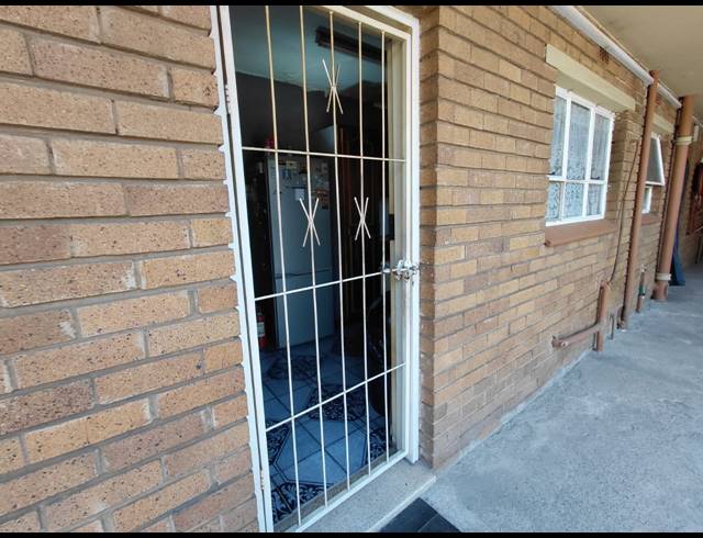 1.5 BEDROOM SECTIONAL TITLE FOR SALE IN BRAKPAN CENTRAL